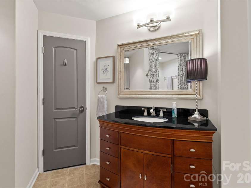 2508 Stradbrook Drive, Charlotte, NC 28210.  MLS# CAR4423800, YatesRealty ID 50478. 