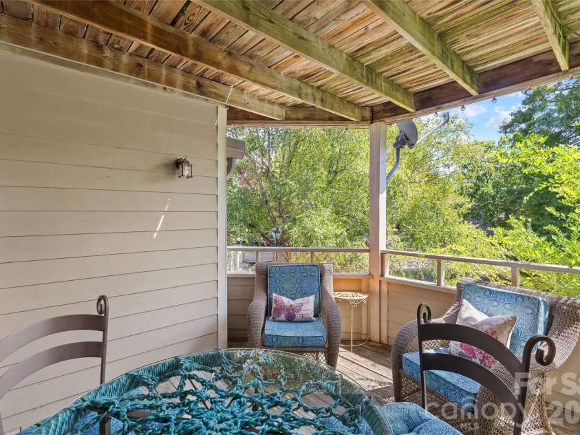 2508 Stradbrook Drive, Charlotte, NC 28210.  MLS# CAR4423800, YatesRealty ID 50478. 