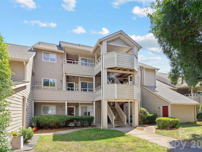 2508 Stradbrook Drive, Charlotte, NC 28210.  MLS# CAR4423800, YatesRealty ID 50478. 