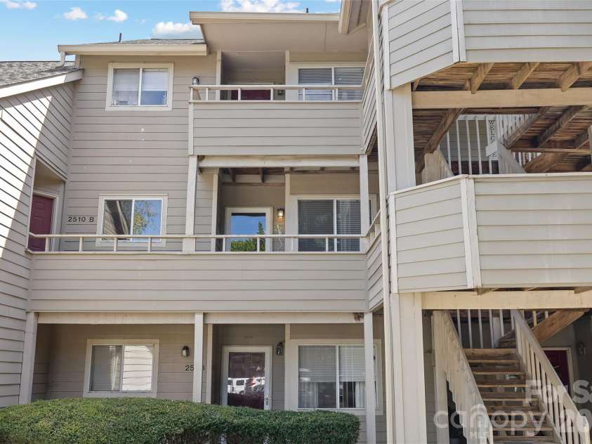 2508 Stradbrook Drive, Charlotte, NC 28210.  MLS# CAR4423800, YatesRealty ID 50478. 