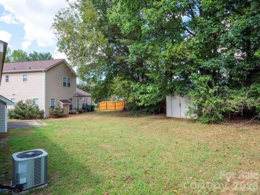 7216 Preakness Stakes Lane, Charlotte, NC 28215.  MLS# CAR4398918, YatesRealty ID 50479. 