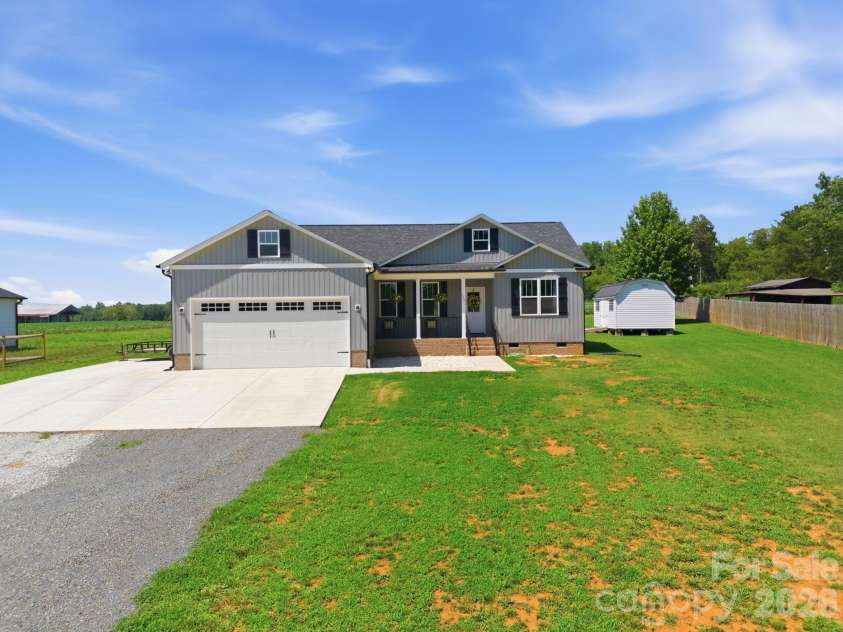 140 Smoke Lane, Salisbury, NC 28147.  MLS# CAR4404075, YatesRealty ID 5048. 