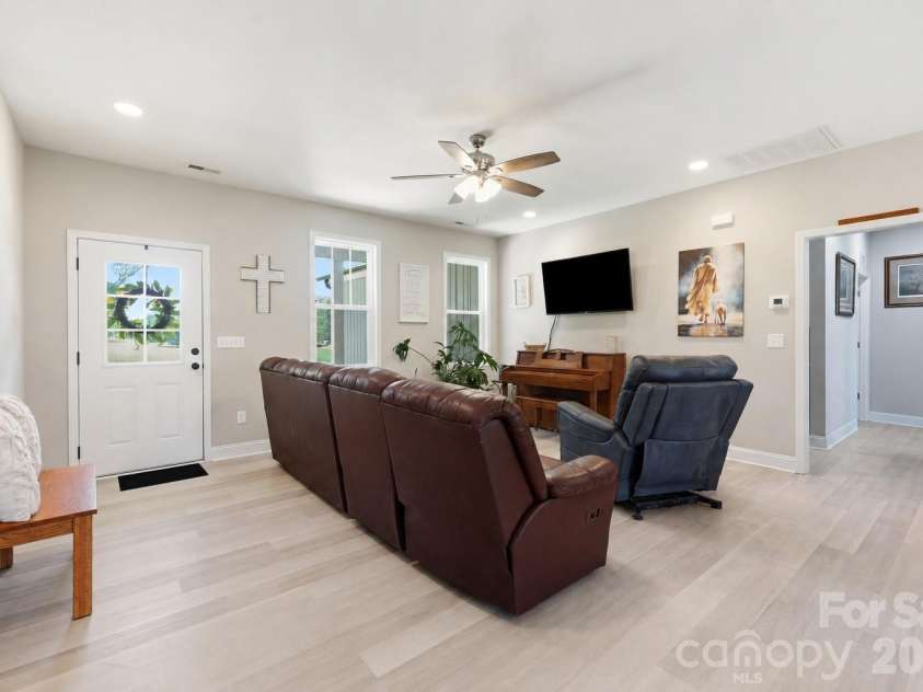 140 Smoke Lane, Salisbury, NC 28147.  MLS# CAR4404075, YatesRealty ID 5048. 