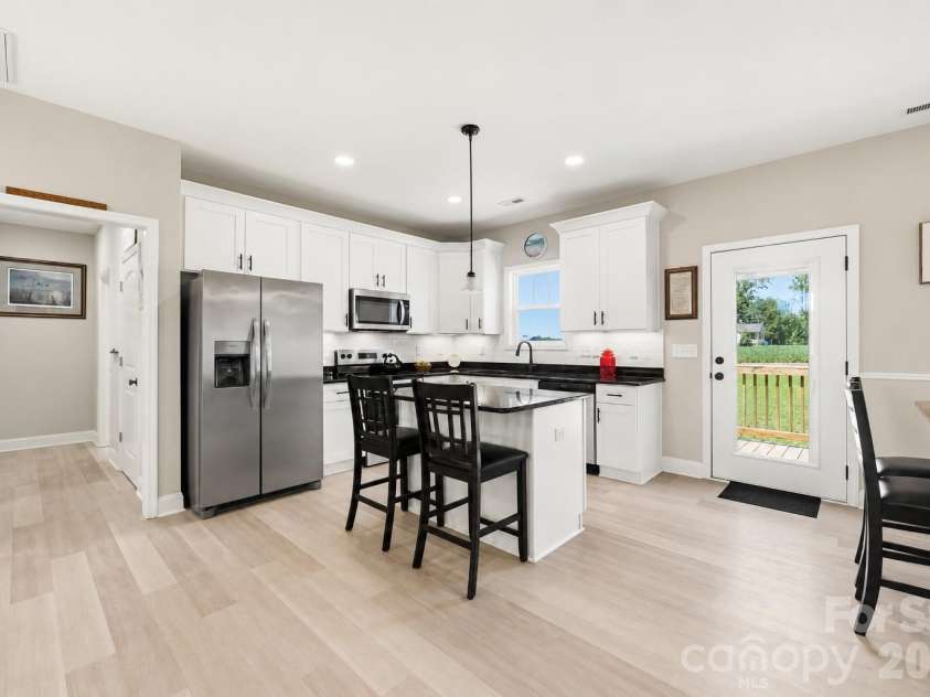 140 Smoke Lane, Salisbury, NC 28147.  MLS# CAR4404075, YatesRealty ID 5048. 