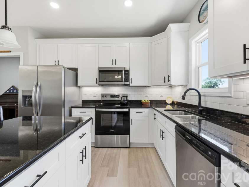 140 Smoke Lane, Salisbury, NC 28147.  MLS# CAR4404075, YatesRealty ID 5048. 