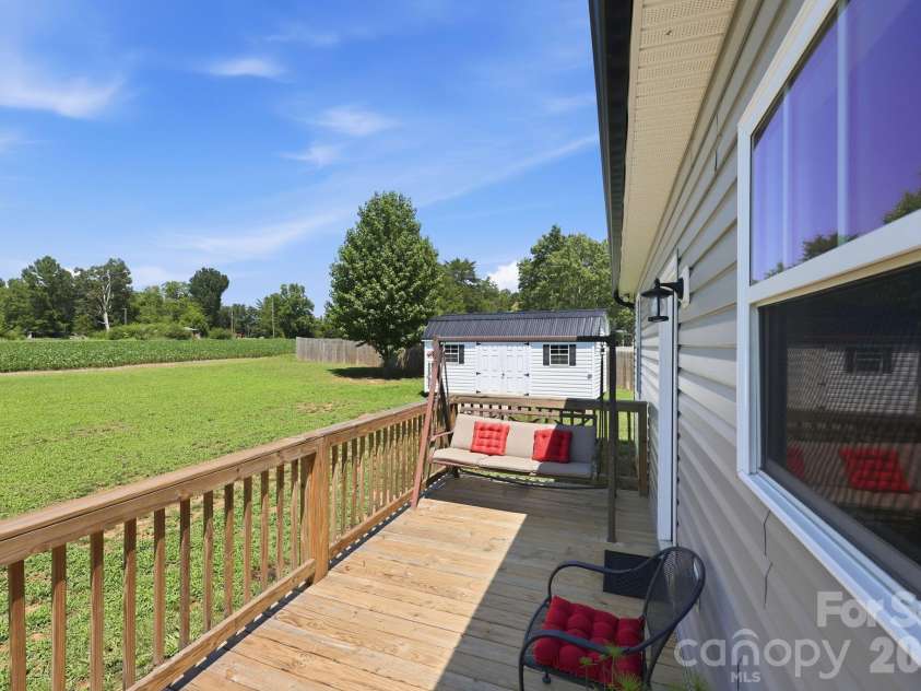 140 Smoke Lane, Salisbury, NC 28147.  MLS# CAR4404075, YatesRealty ID 5048. 