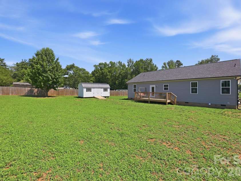 140 Smoke Lane, Salisbury, NC 28147.  MLS# CAR4404075, YatesRealty ID 5048. 