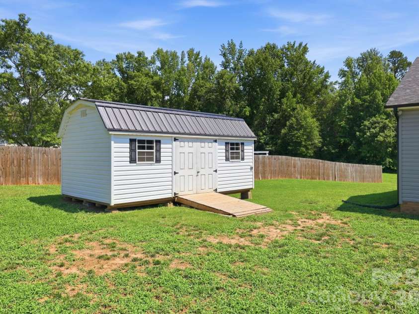 140 Smoke Lane, Salisbury, NC 28147.  MLS# CAR4404075, YatesRealty ID 5048. 