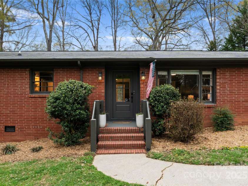 801 Glendora Drive, Charlotte, NC 28212.  MLS# CAR4239373, YatesRealty ID 5048. 