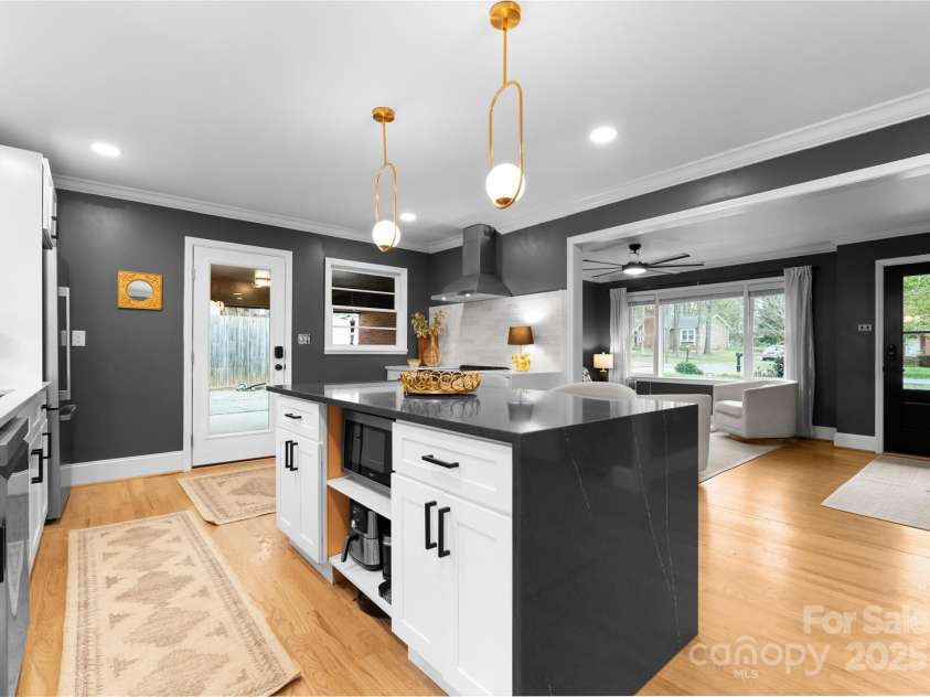 801 Glendora Drive, Charlotte, NC 28212.  MLS# CAR4239373, YatesRealty ID 5048. 