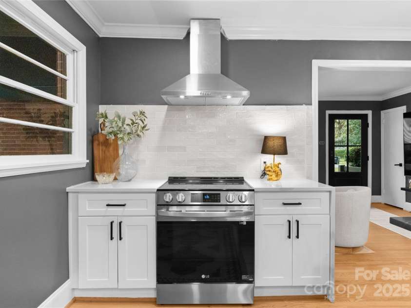 801 Glendora Drive, Charlotte, NC 28212.  MLS# CAR4239373, YatesRealty ID 5048. 