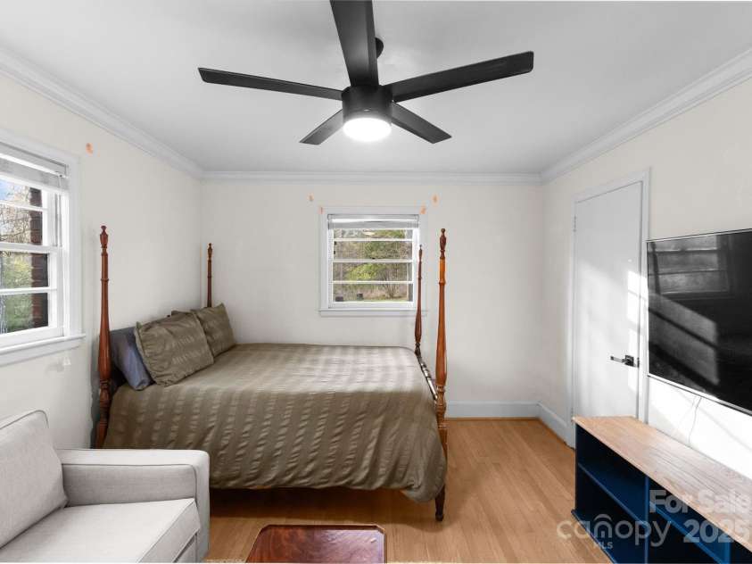 801 Glendora Drive, Charlotte, NC 28212.  MLS# CAR4239373, YatesRealty ID 5048. 