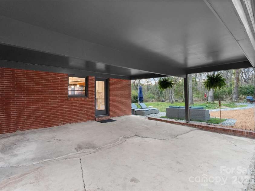 801 Glendora Drive, Charlotte, NC 28212.  MLS# CAR4239373, YatesRealty ID 5048. 