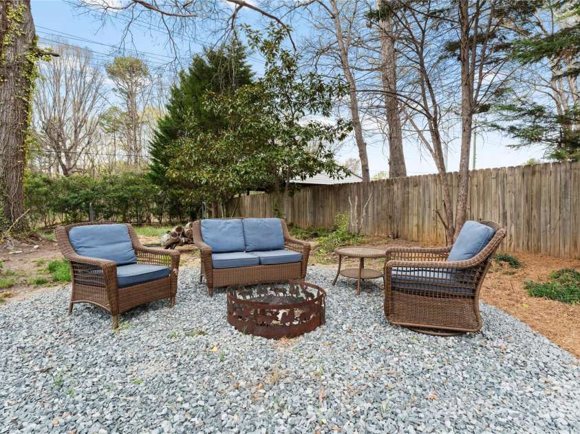 801 Glendora Drive, Charlotte, NC 28212.  MLS# CAR4239373, YatesRealty ID 5048. 