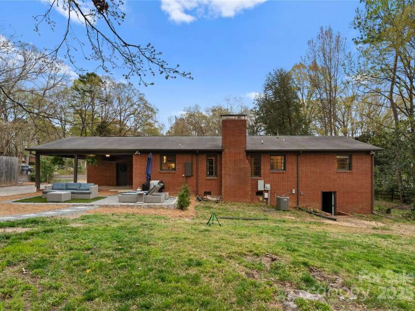 801 Glendora Drive, Charlotte, NC 28212.  MLS# CAR4239373, YatesRealty ID 5048. 
