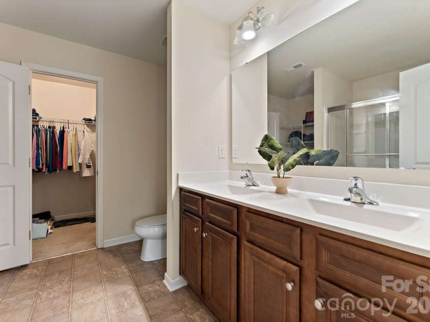 206 Notable Lane, Rock Hill, SC 29732.  MLS# CAR4417921, YatesRealty ID 50480. 1st PRIMARY walk-in closet