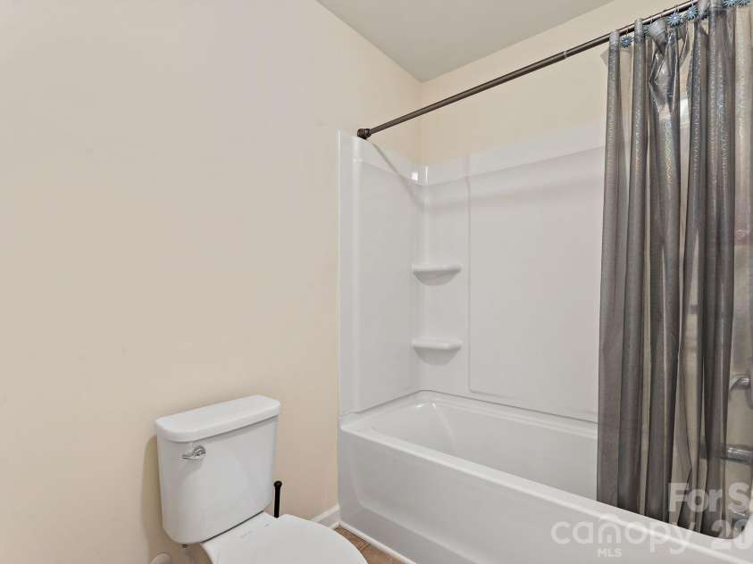206 Notable Lane, Rock Hill, SC 29732.  MLS# CAR4417921, YatesRealty ID 50480. Bathroom #2