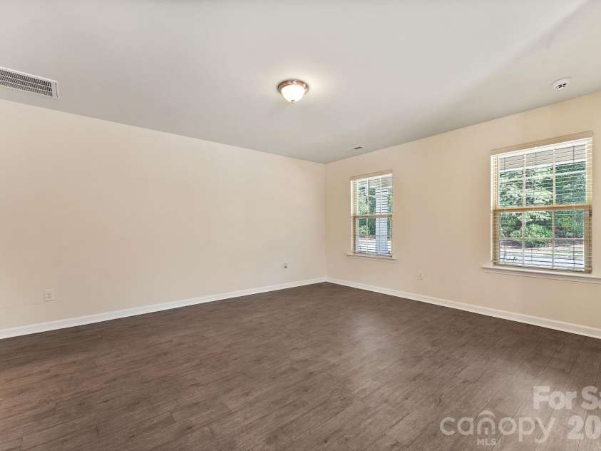206 Notable Lane, Rock Hill, SC 29732.  MLS# CAR4417921, YatesRealty ID 50480. Dining room