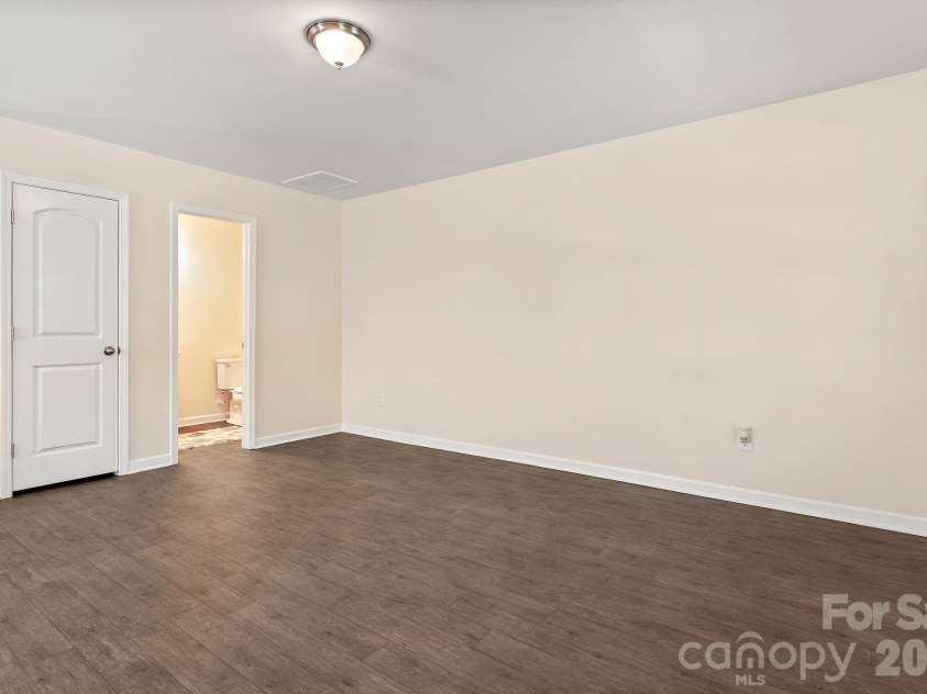 206 Notable Lane, Rock Hill, SC 29732.  MLS# CAR4417921, YatesRealty ID 50480. Dining room