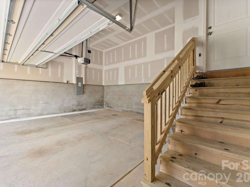 206 Notable Lane, Rock Hill, SC 29732.  MLS# CAR4417921, YatesRealty ID 50480. HUGE garage