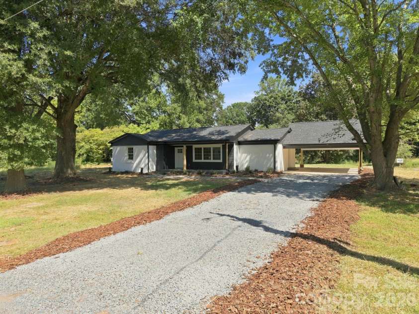 255 Lyerly Drive, Salisbury, NC 28146.  MLS# CAR4423692, YatesRealty ID 50481. 
