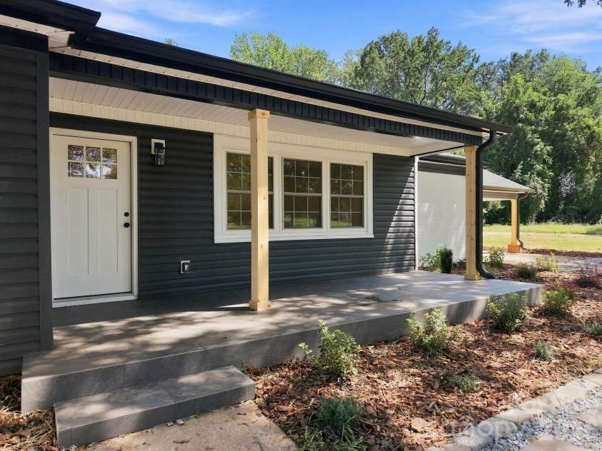 255 Lyerly Drive, Salisbury, NC 28146.  MLS# CAR4423692, YatesRealty ID 50481. Front Porch