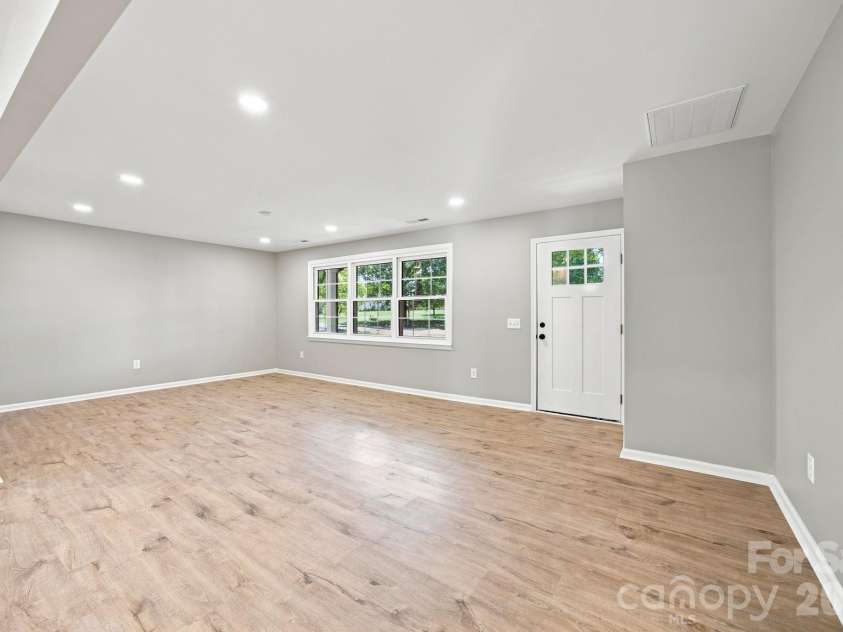 255 Lyerly Drive, Salisbury, NC 28146.  MLS# CAR4423692, YatesRealty ID 50481. Living Room