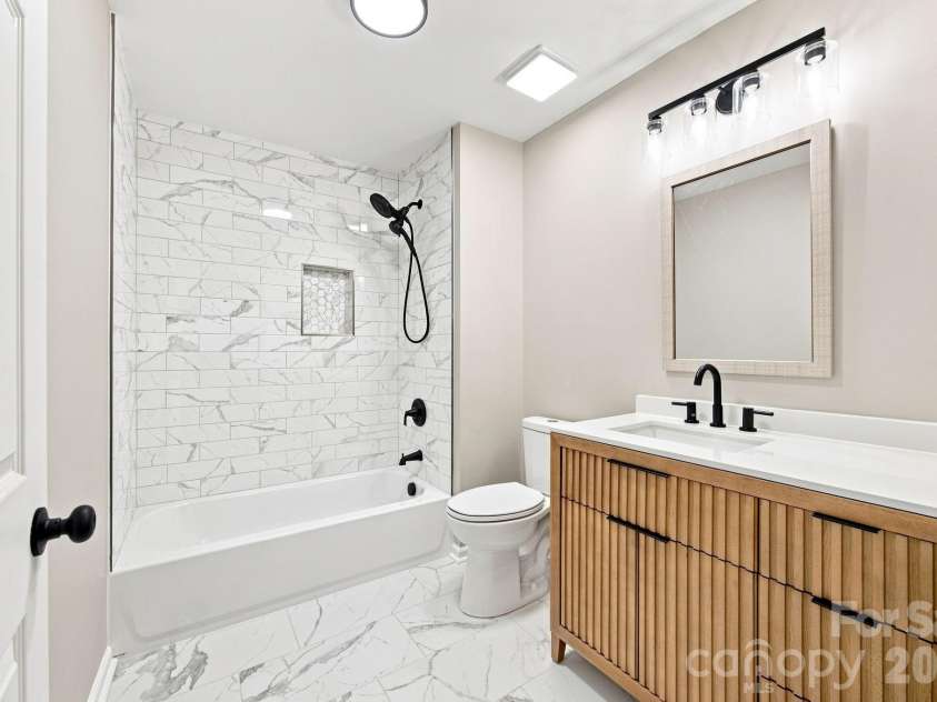 255 Lyerly Drive, Salisbury, NC 28146.  MLS# CAR4423692, YatesRealty ID 50481. Primary Bathroom