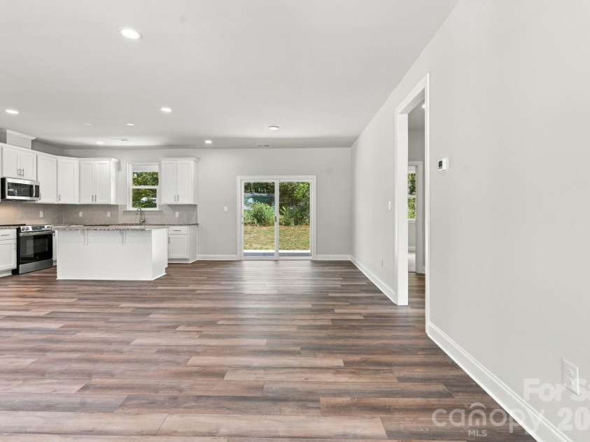 413 Dogwood Lane, Statesville, NC 28625.  MLS# CAR4424036, YatesRealty ID 50487. 