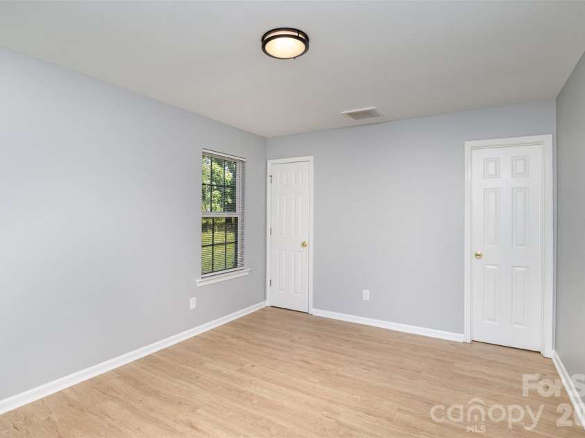 4206 Wilson Lane, Charlotte, NC 28206.  MLS# CAR4424094, YatesRealty ID 50488. 