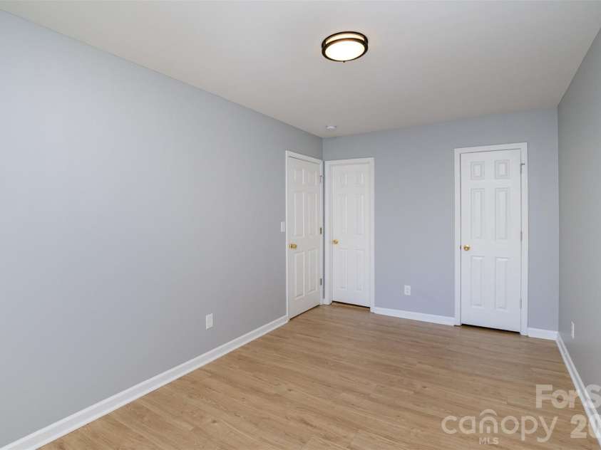 4206 Wilson Lane, Charlotte, NC 28206.  MLS# CAR4424094, YatesRealty ID 50488. 