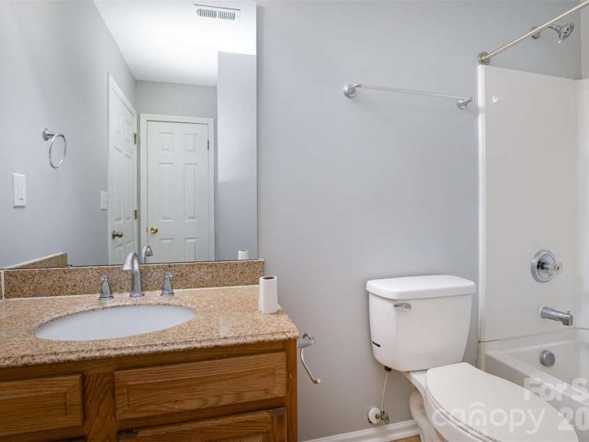 4206 Wilson Lane, Charlotte, NC 28206.  MLS# CAR4424094, YatesRealty ID 50488. 