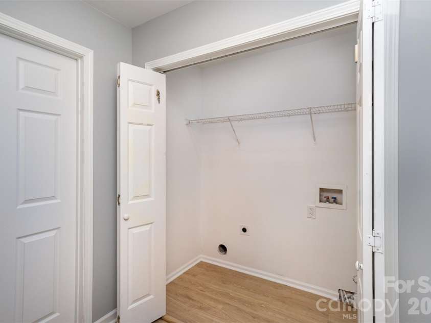 4206 Wilson Lane, Charlotte, NC 28206.  MLS# CAR4424094, YatesRealty ID 50488. 