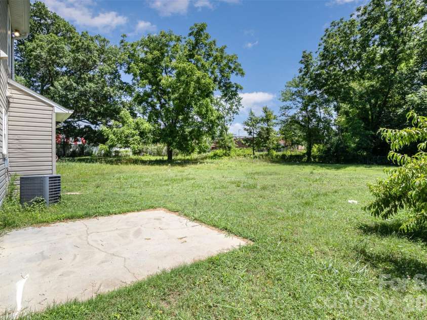4206 Wilson Lane, Charlotte, NC 28206.  MLS# CAR4424094, YatesRealty ID 50488. 