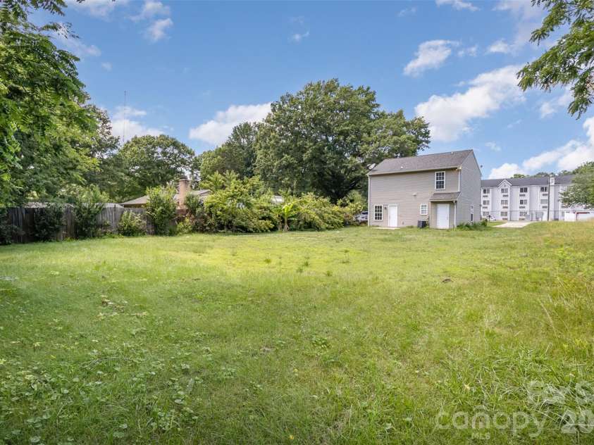 4206 Wilson Lane, Charlotte, NC 28206.  MLS# CAR4424094, YatesRealty ID 50488. 