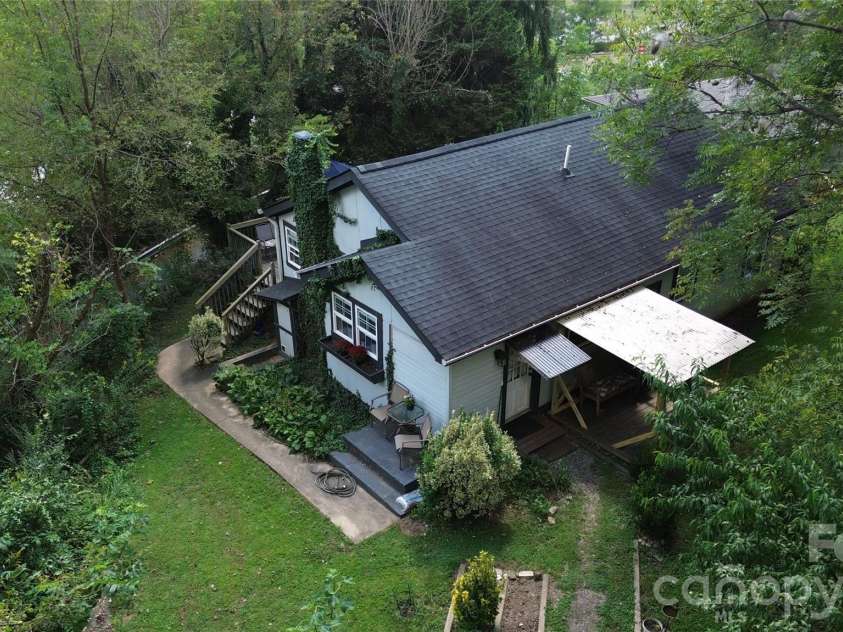 418 Sharptown Road, Canton, NC 28716.  MLS# CAR4421203, YatesRealty ID 50489. 