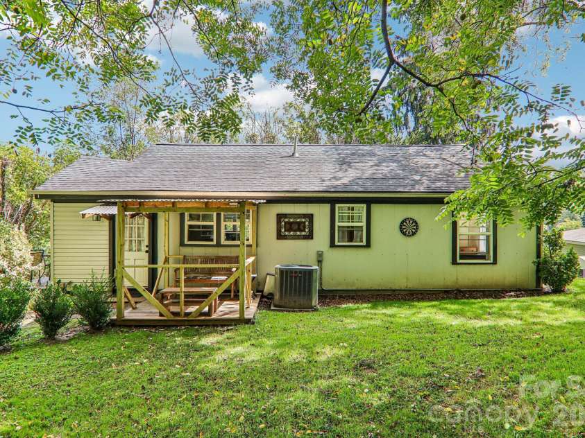 418 Sharptown Road, Canton, NC 28716.  MLS# CAR4421203, YatesRealty ID 50489. 