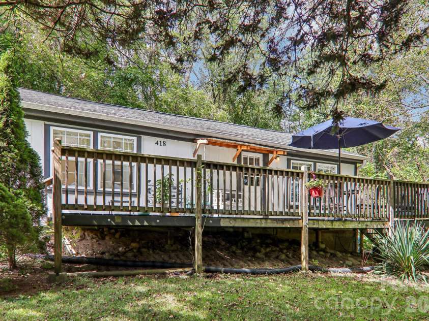 418 Sharptown Road, Canton, NC 28716.  MLS# CAR4421203, YatesRealty ID 50489. 