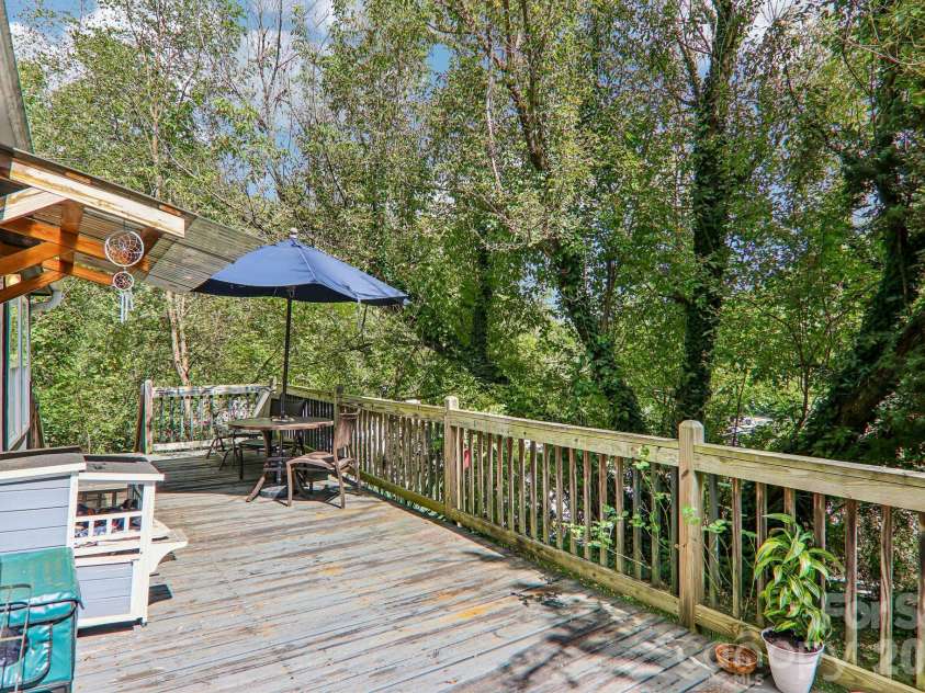 418 Sharptown Road, Canton, NC 28716.  MLS# CAR4421203, YatesRealty ID 50489. 