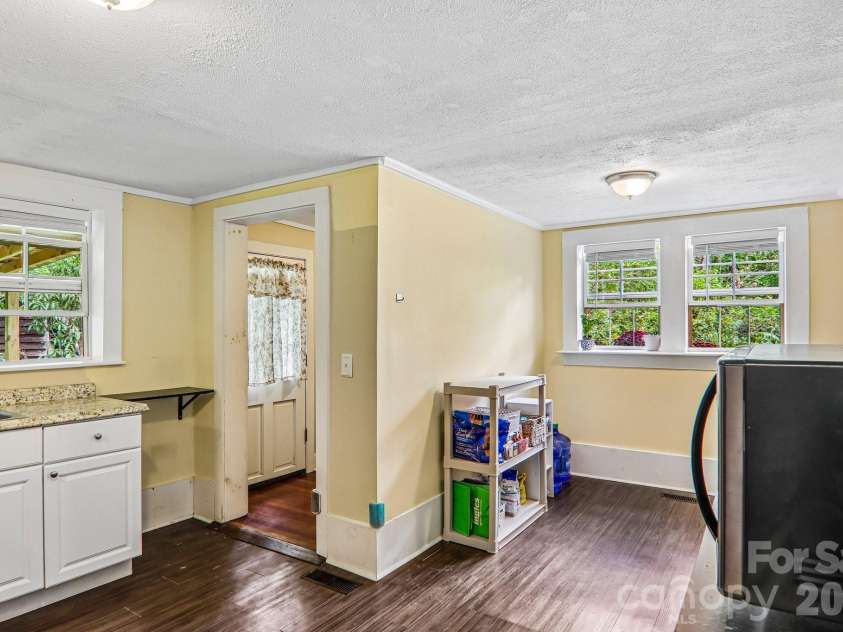 418 Sharptown Road, Canton, NC 28716.  MLS# CAR4421203, YatesRealty ID 50489. 