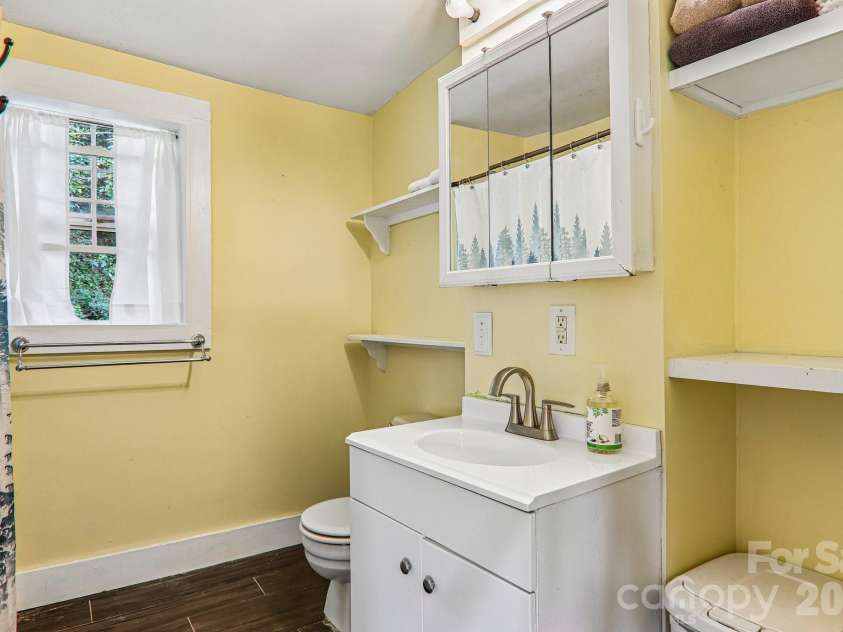 418 Sharptown Road, Canton, NC 28716.  MLS# CAR4421203, YatesRealty ID 50489. 