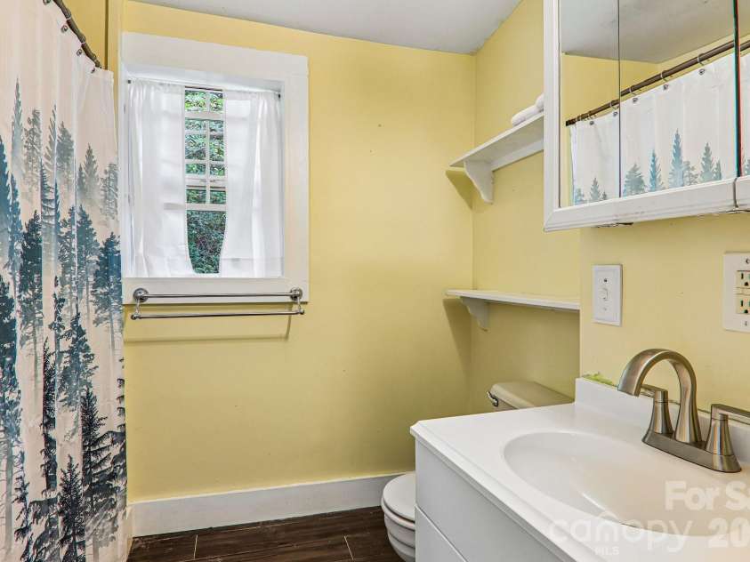 418 Sharptown Road, Canton, NC 28716.  MLS# CAR4421203, YatesRealty ID 50489. 