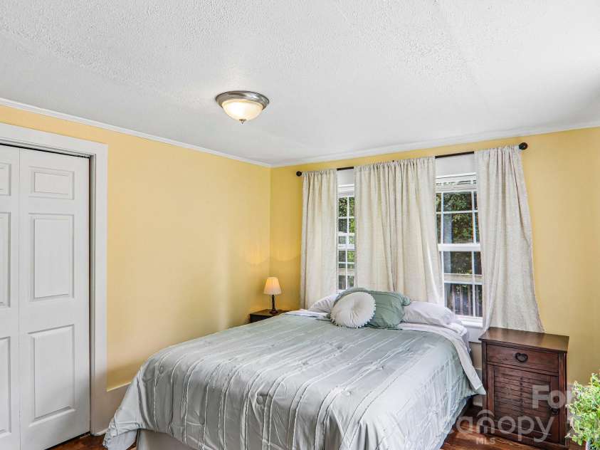 418 Sharptown Road, Canton, NC 28716.  MLS# CAR4421203, YatesRealty ID 50489. 