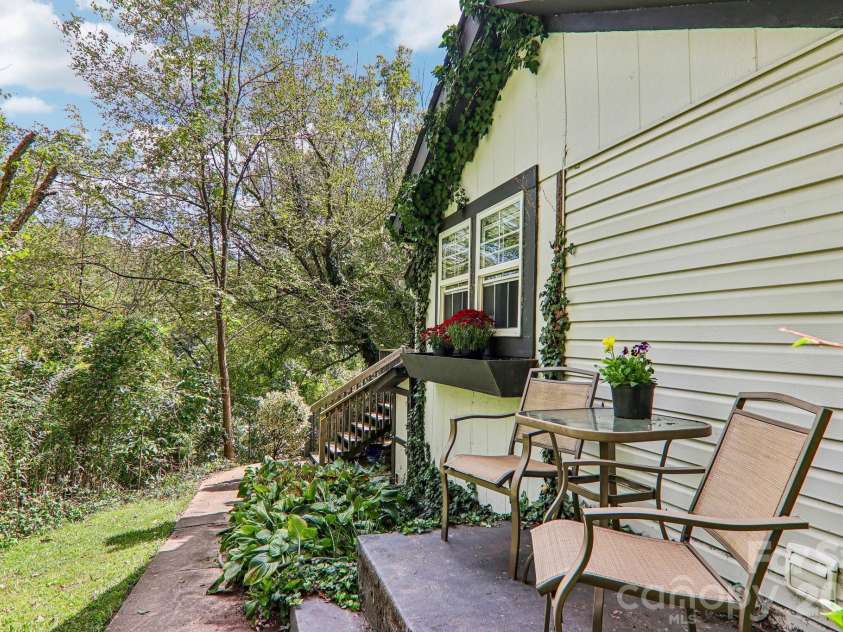 418 Sharptown Road, Canton, NC 28716.  MLS# CAR4421203, YatesRealty ID 50489. 