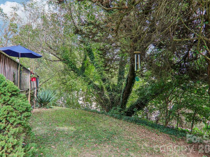 418 Sharptown Road, Canton, NC 28716.  MLS# CAR4421203, YatesRealty ID 50489. 