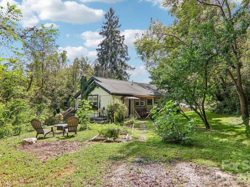 418 Sharptown Road, Canton, NC 28716.  MLS# CAR4421203, YatesRealty ID 50489. 