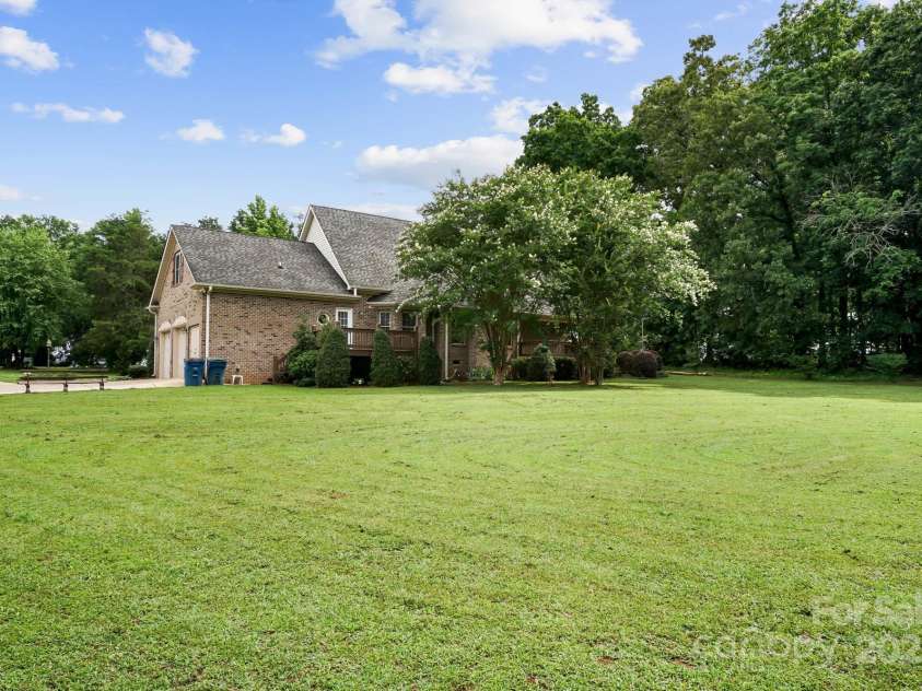 803 Freeman Road, Concord, NC 28025.  MLS# CAR4260320, YatesRealty ID 5049. 
