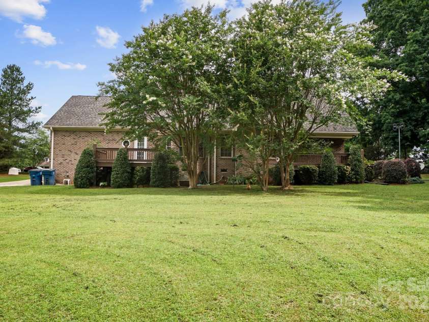 803 Freeman Road, Concord, NC 28025.  MLS# CAR4260320, YatesRealty ID 5049. 
