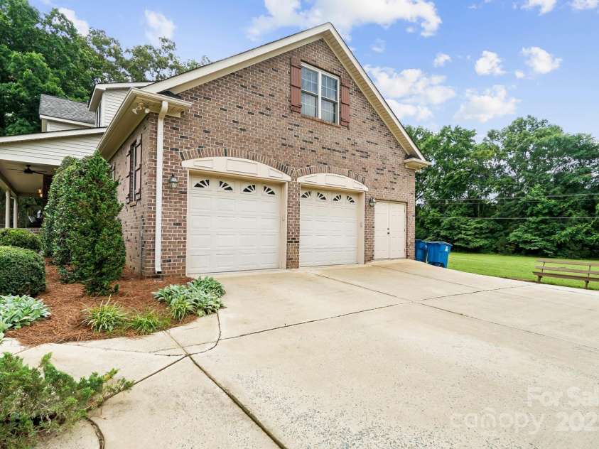 803 Freeman Road, Concord, NC 28025.  MLS# CAR4260320, YatesRealty ID 5049. 