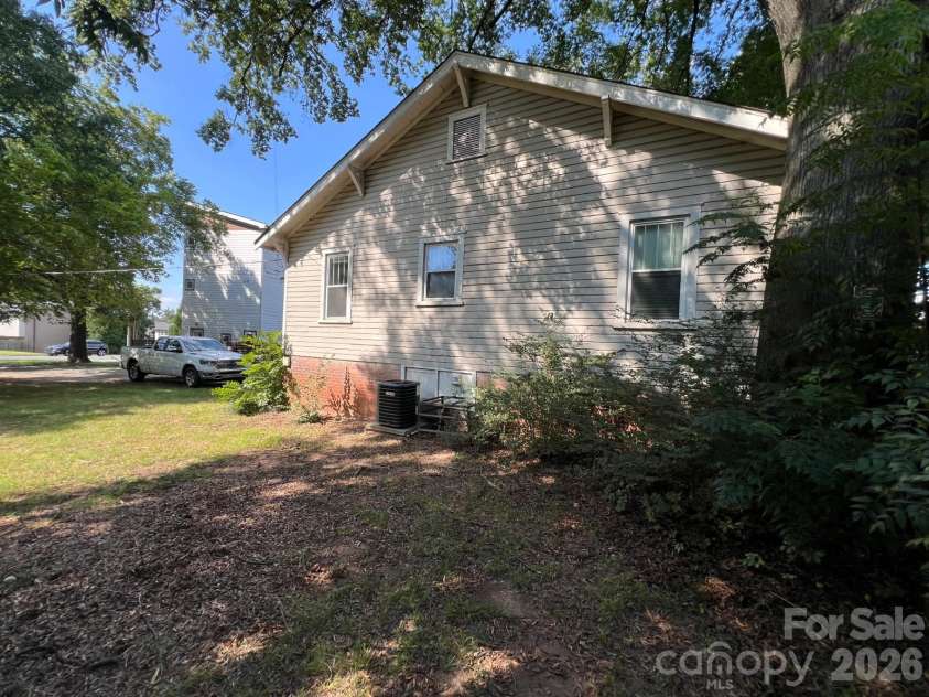 2417 The Plaza, Charlotte, NC 28205.  MLS# CAR4421646, YatesRealty ID 50490. 